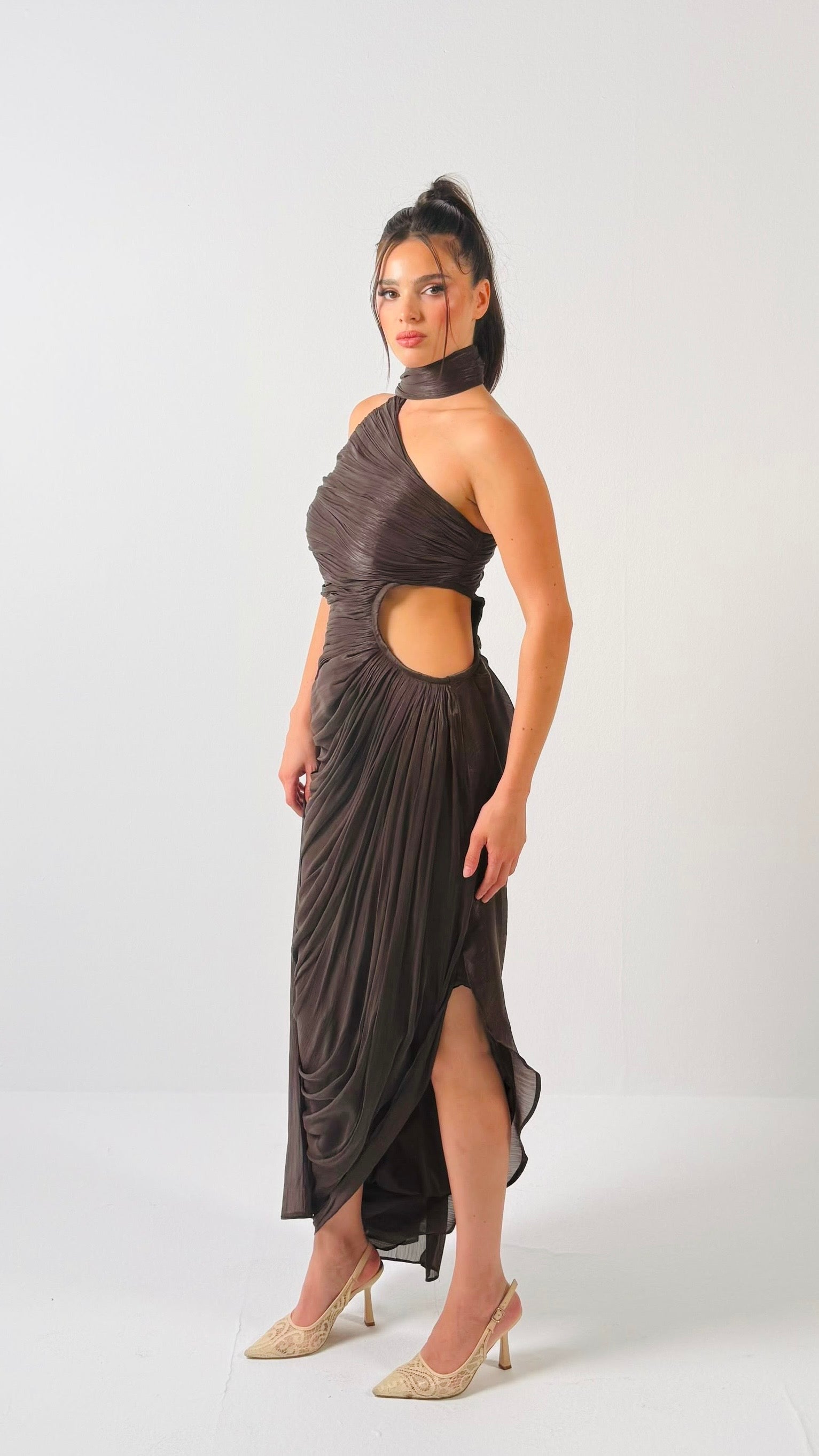 One shoulder crinkle dress