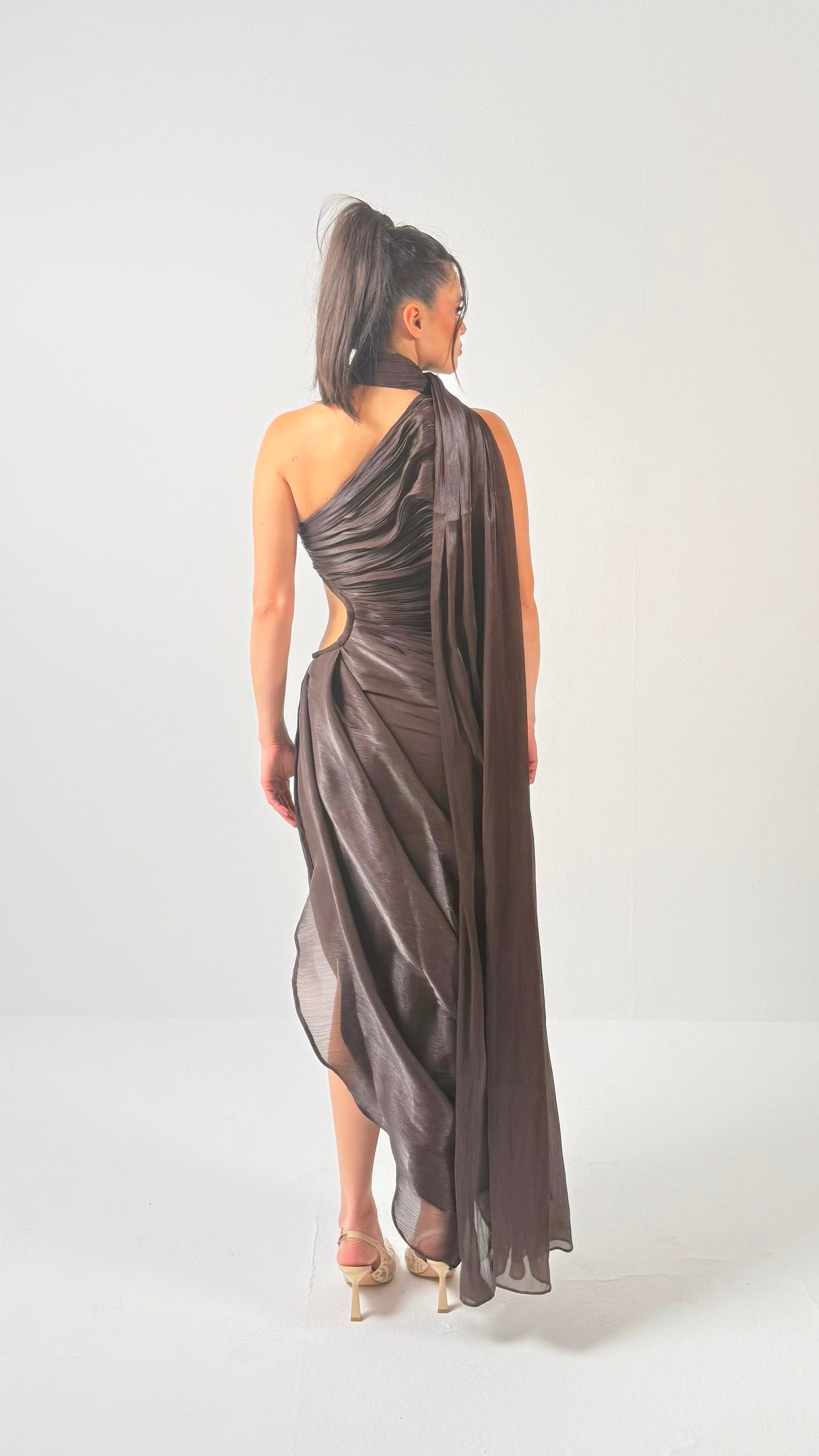 One shoulder crinkle dress